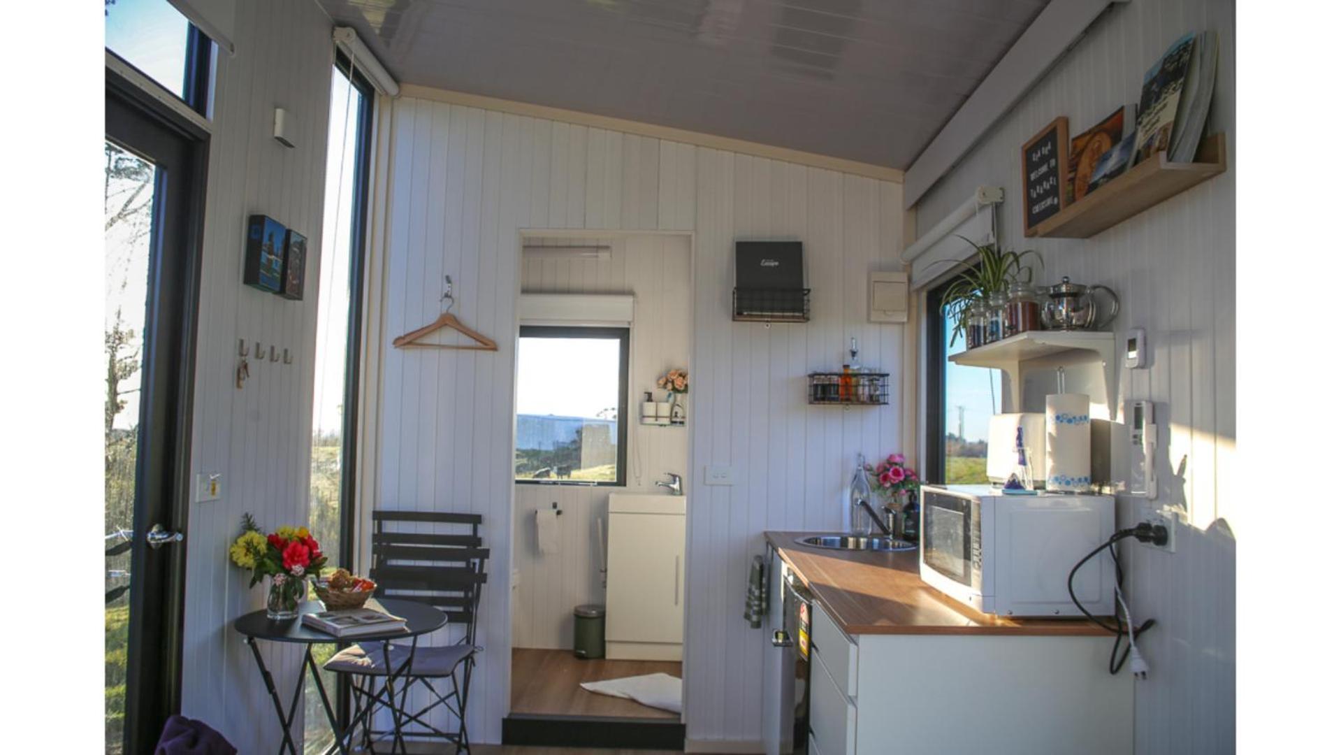 Taranaki Creekside Kea By Tiny Away Villa สแตรทฟอร์ด ภายนอก รูปภาพ
