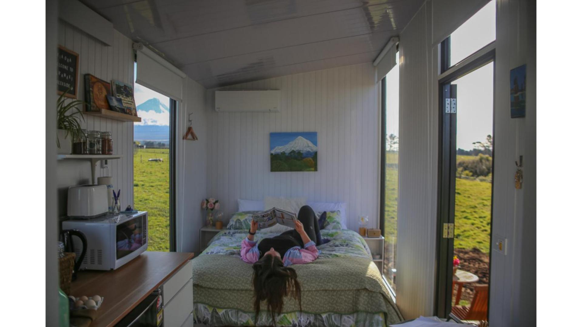 Taranaki Creekside Kea By Tiny Away Villa สแตรทฟอร์ด ภายนอก รูปภาพ